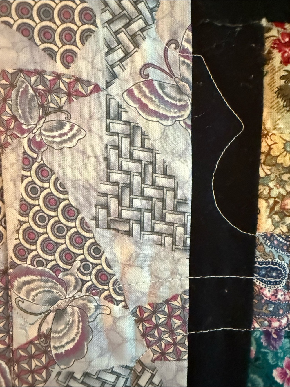 Floral Patchwork Quilted Wall Hanging 35x36 - Picture 6 of 9